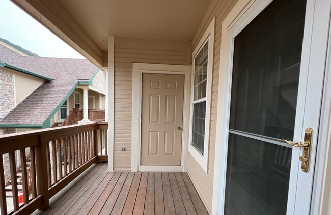 Building Photo - Upper Level Condo Near Cherry Creek State ...