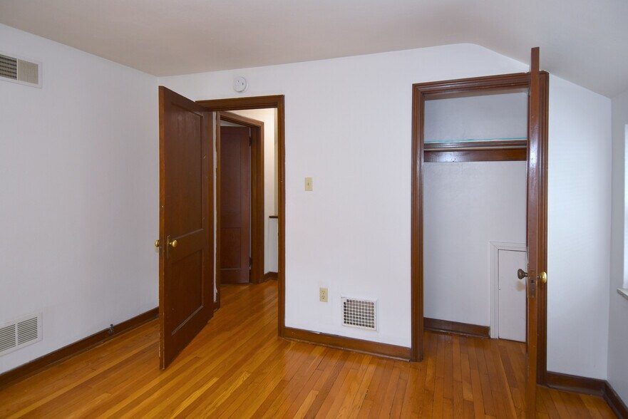 Bedroom #2 with spacious closet - 3004 Willett Rd