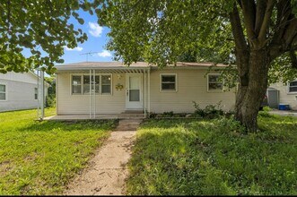 Building Photo - LIMITED TIME**NO APPLICATION FEE**1/2 OFF DEPOSIT**