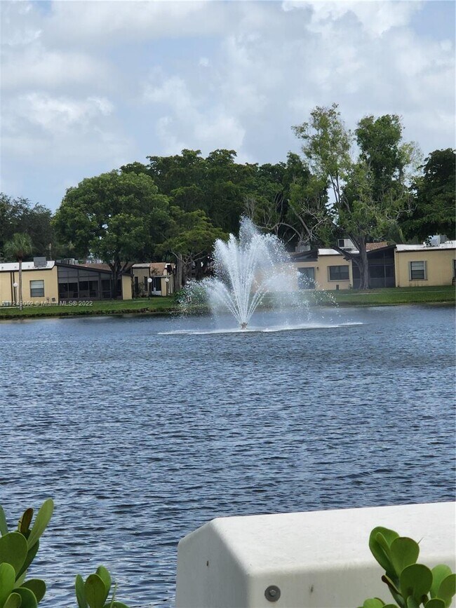 Building Photo - 300 Berkley Rd