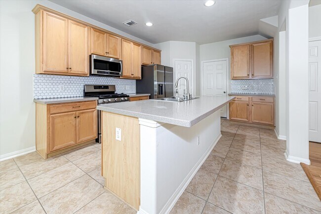 Building Photo - 14 Nestlewood Pl