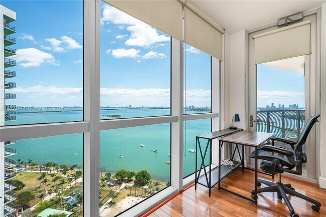 Building Photo - 1750 N Bayshore Dr