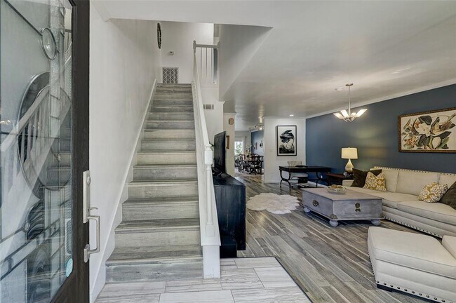 Building Photo - 9619 Doliver Dr