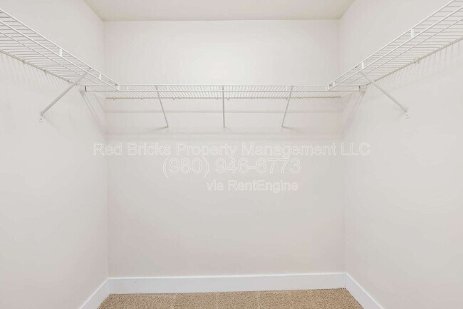 Building Photo - 2837 Ensemble Ct