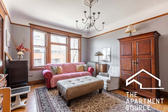 Building Photo - 825 W Diversey Pky