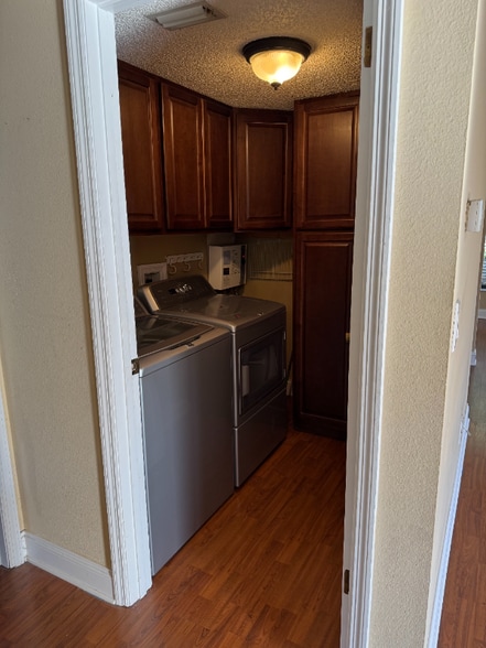 Building Photo - 2815 Countrybrook Dr