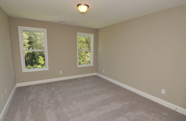 Building Photo - Beautiful 4 Bed Home on Masonboro Loop!