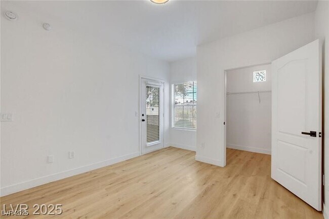 Building Photo - 7400 W Flamingo Rd
