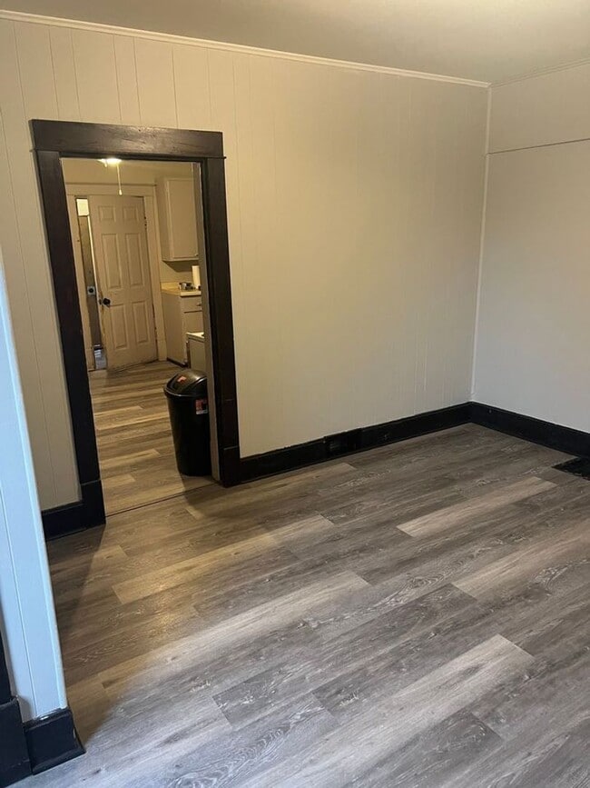 Building Photo - Duplex in Black River Falls