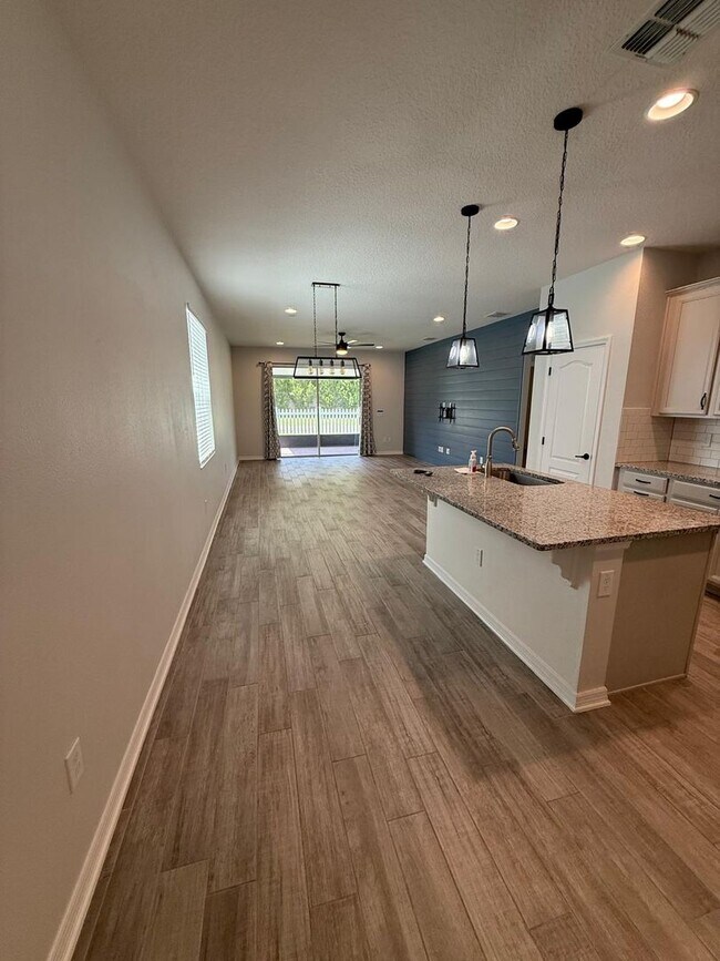 Building Photo - 3 BEDROOM, 2 BATHOOM IN DEANS XING/LITTLE ECON