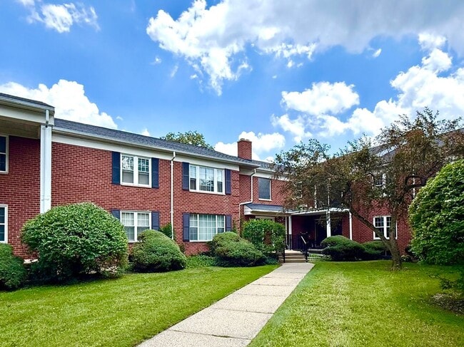 Primary Photo - 27654 Echo Valley E