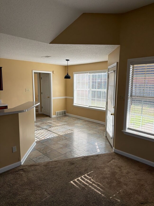 Building Photo - 4 Success Realty now offering this beautiful 3 bedrooms 2.5 bath