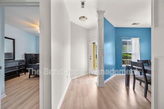 Building Photo - 7430 Northgate Dr
