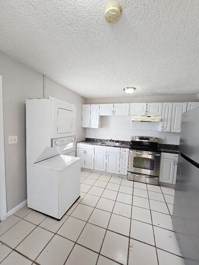 Building Photo - 1710 E Breezy Ln