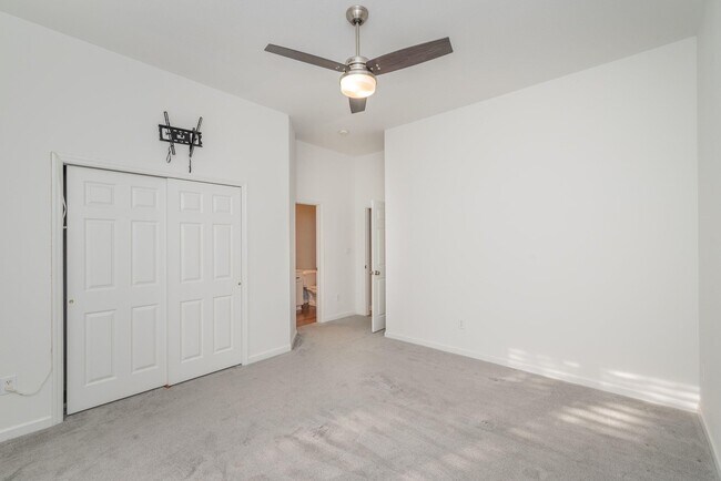 Building Photo - 3169 Glenview Dr