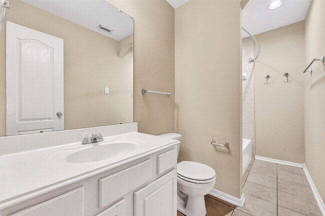 Building Photo - 21327 Pennshore Ln