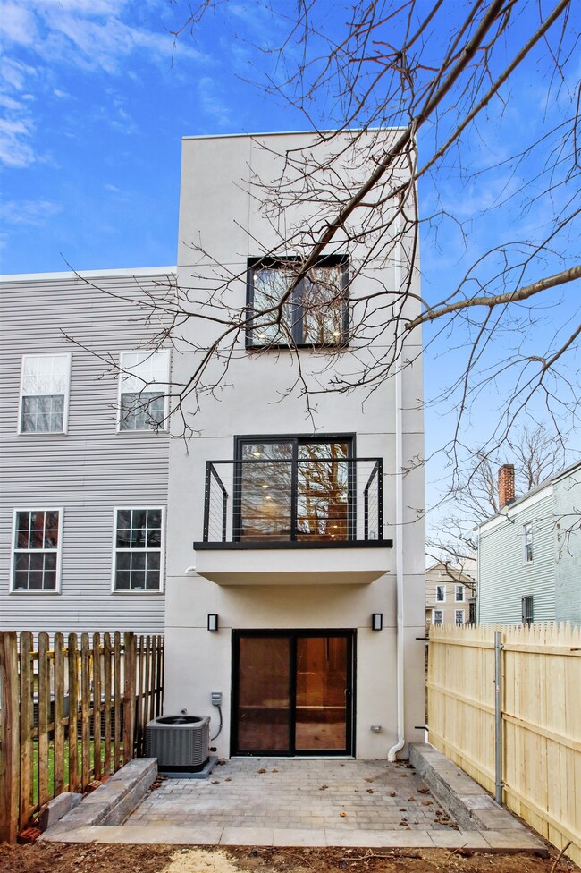 Building Photo - 300 Halladay St