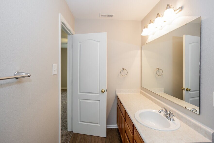 Building Photo - 4068 Kellybrook Dr