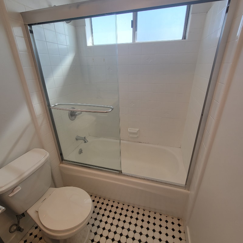 Building Photo - 125 S Ave 53