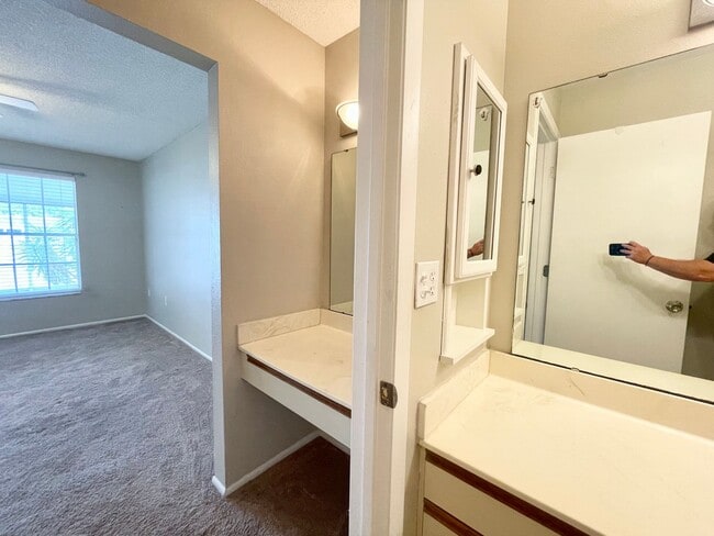 Building Photo - Two bedroom and two bathroom house with ac...