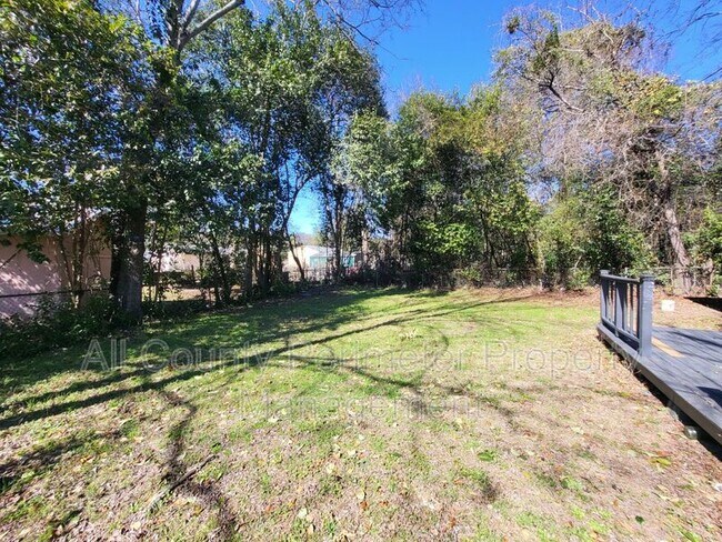 Building Photo - 5761 Deborah Dr