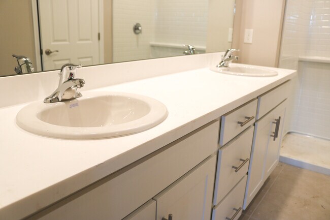 Building Photo - 2864 Coral Cir