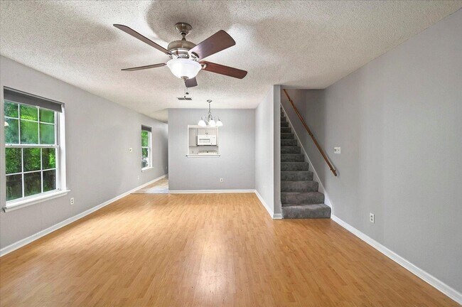 Building Photo - 3001 Oak Park Ct