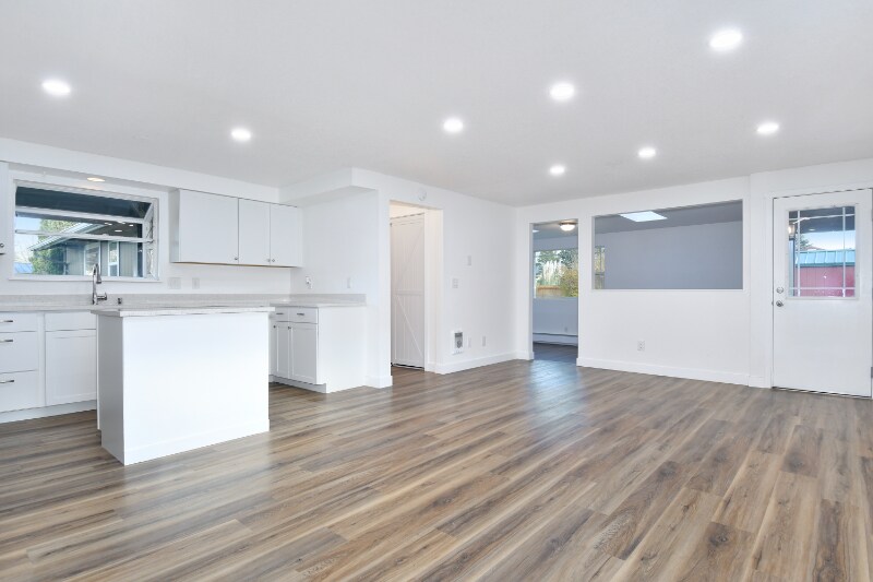 Building Photo - 2414 48th Ave