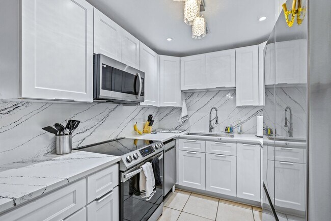 Building Photo - Fully Furnished 2Bedroom in Coronado Cove