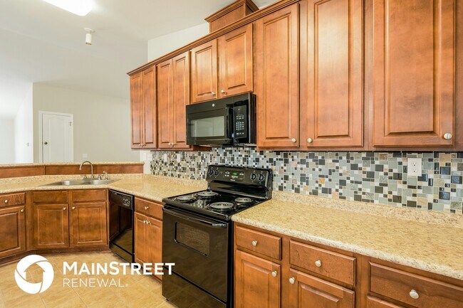 Building Photo - 2084 Edgewood Dr