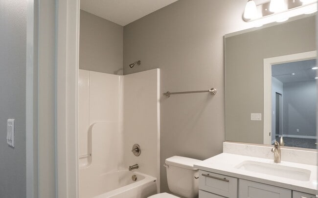 Building Photo - HUGE 4 Bed Home for Rent!