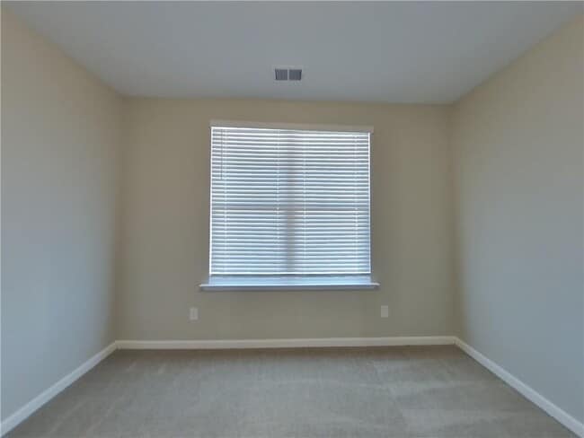 Building Photo - 173 Everett Sq