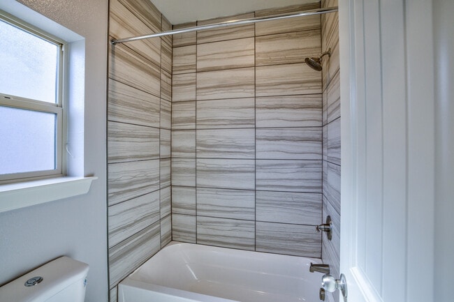 Building Photo - 11491 Summer Dr