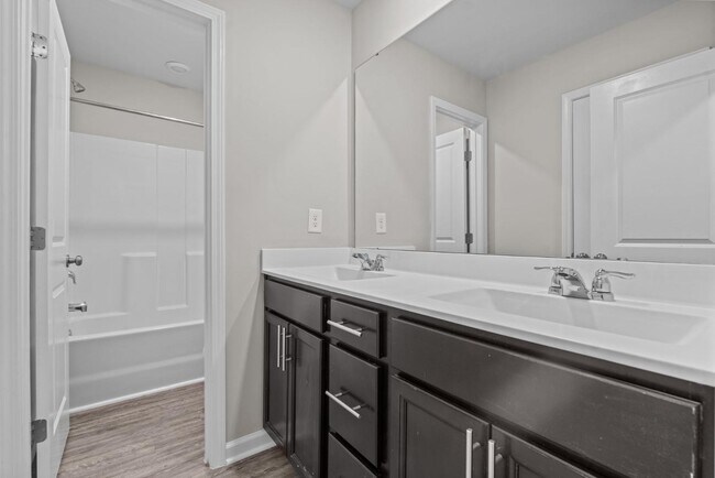 Building Photo - 205 Abercorn Wy