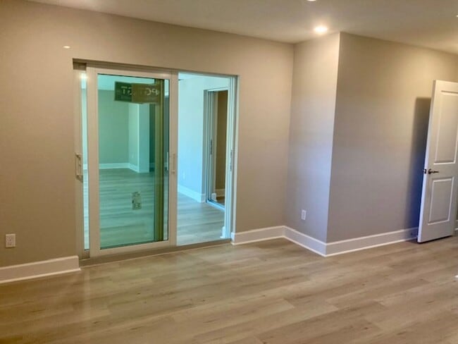 Building Photo - Islands Community Condo