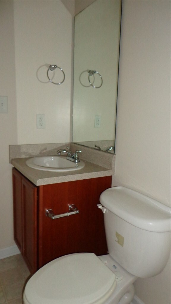 Building Photo - 121 Starkys Creek Ct