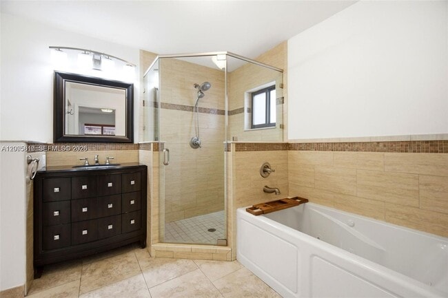 Building Photo - 561 SW 87th Ct