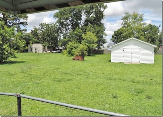 Building Photo - 2223 Imperial Ave E