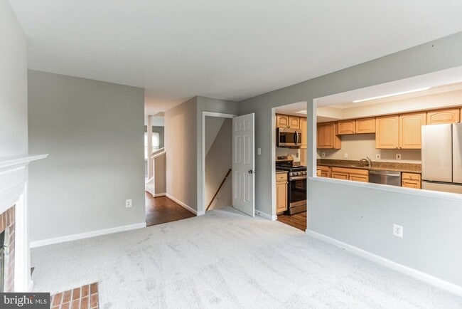 Building Photo - 5335 Lake Cove Ct