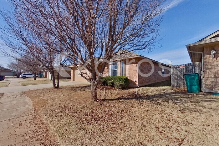 Building Photo - 11637 SW 10th St