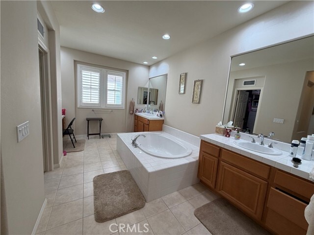 Building Photo - 7 Heather