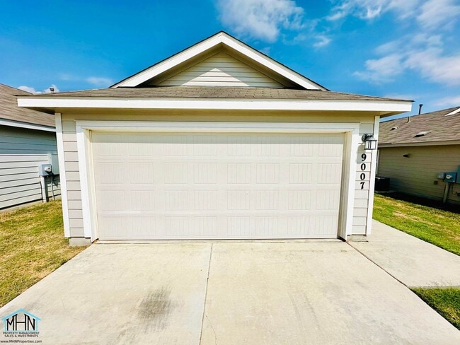 Primary Photo - Come Home and Relax in Style in this 3Bedroom 2Bath Home located just a short drive down 1604 fro...