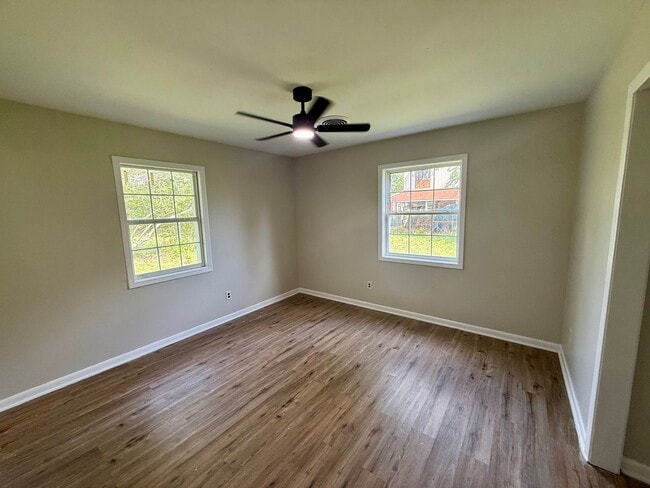 Building Photo - 2017 Fairfield Dr