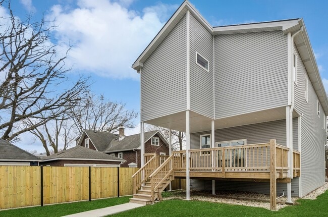 Building Photo - 1537 Scoville Ave