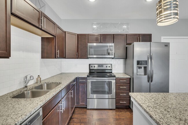Building Photo - 1122 Litton Ave