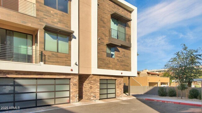 Building Photo - 3233 N 70th St