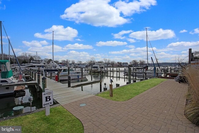 Building Photo - 455 Deale Rd