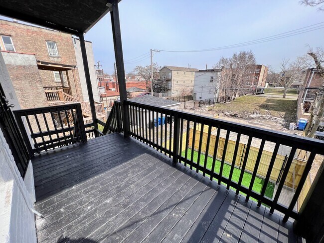 Building Photo - 1227 S Springfield Ave