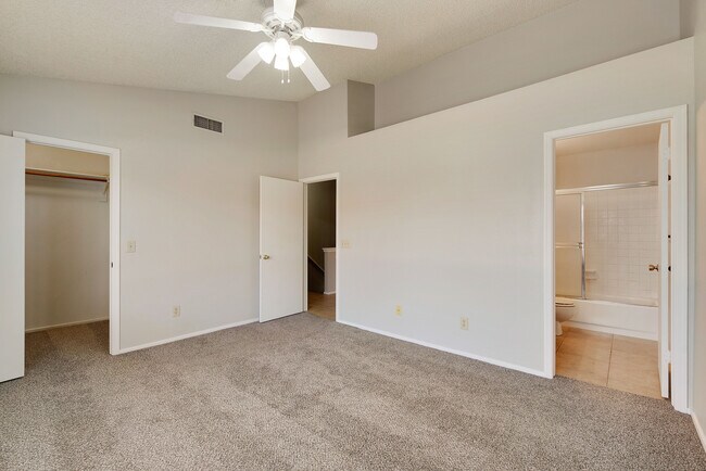 Building Photo - 4114 E UNION HILLS Dr