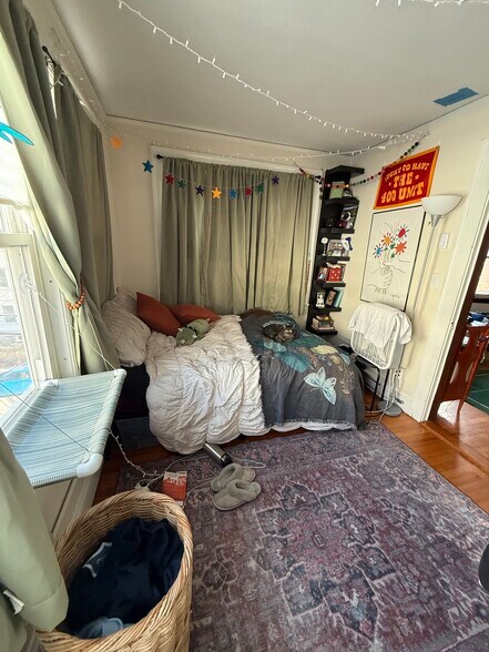 Building Photo - 58 Brock St